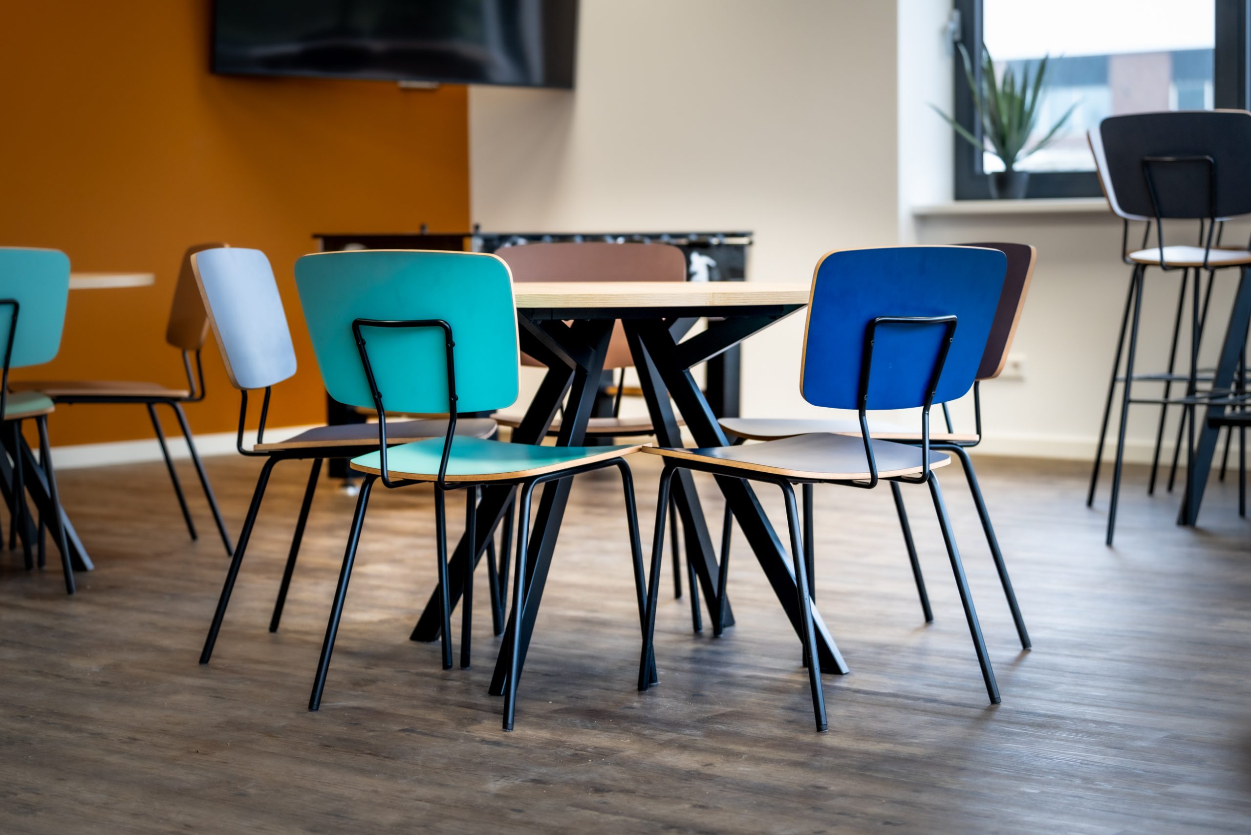 Functionele kantoorinrichting voor Huize Horeca, passend bij hun dynamische horecagroothandel.