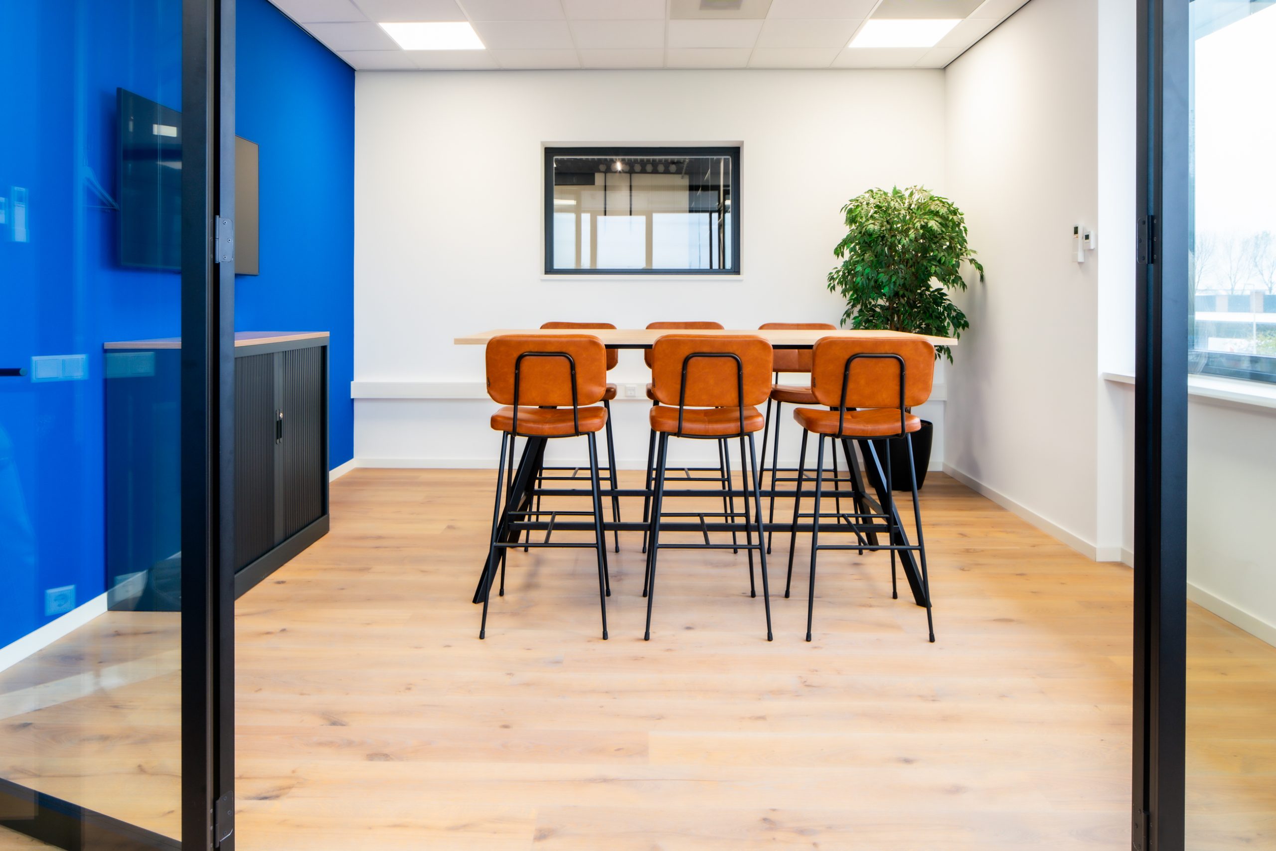 Functionele kantoorinrichting voor Huize Horeca, passend bij hun dynamische horecagroothandel.