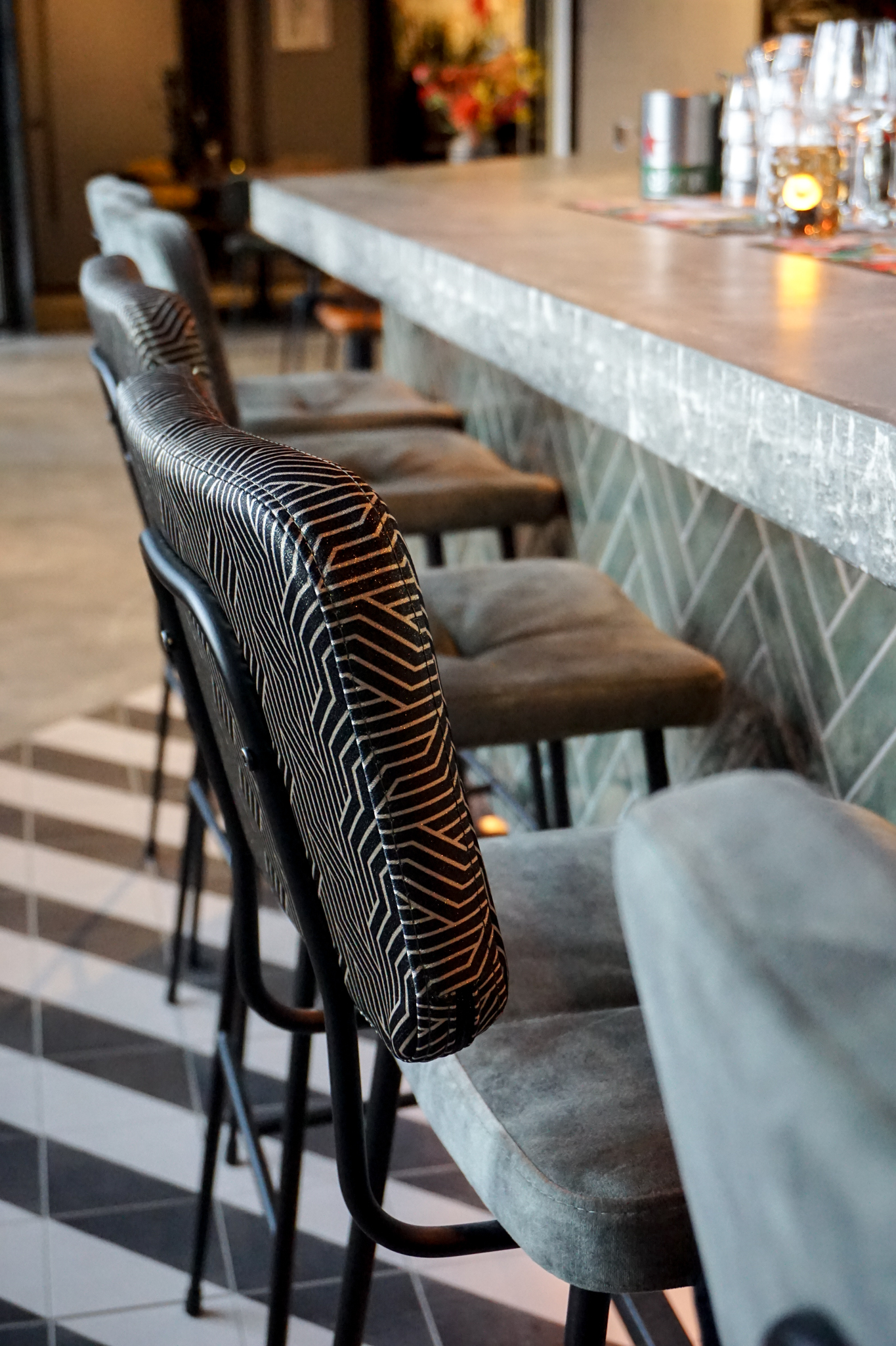 Projectinrichting van het restaurant RNGRZ in Alkmaar met op maat gekozen meubilair