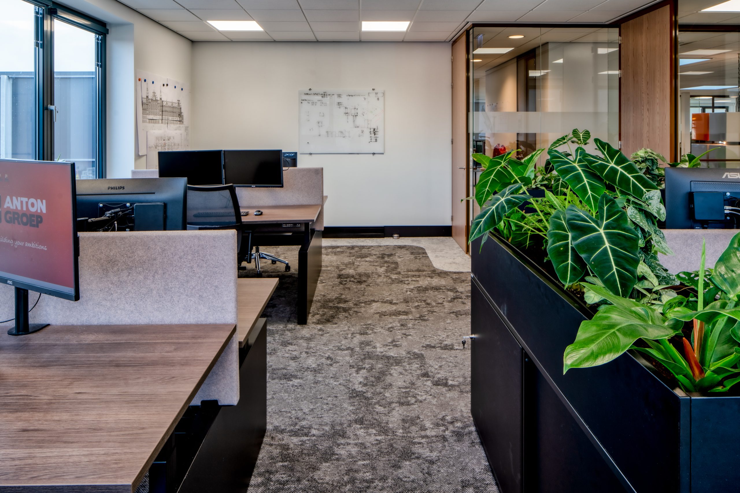 Functionele en industriële projectinrichting voor het kantoor van Anton Rail Infra, gerealiseerd door Otto’s