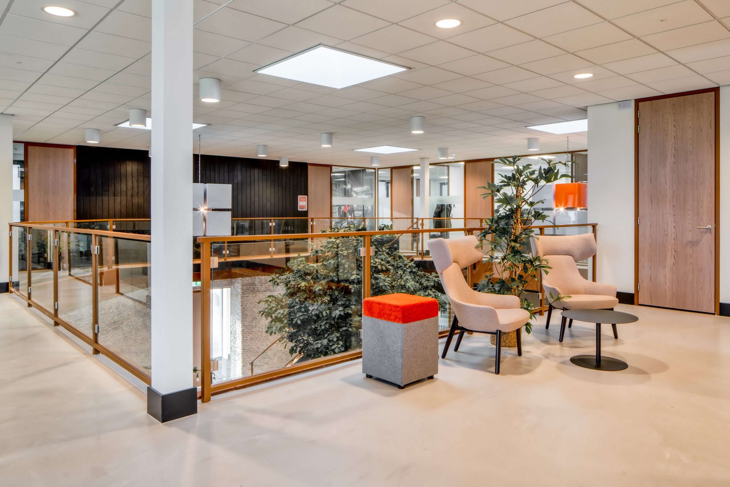 Functionele en industriële projectinrichting voor het kantoor van Anton Rail Infra, gerealiseerd door Otto’s