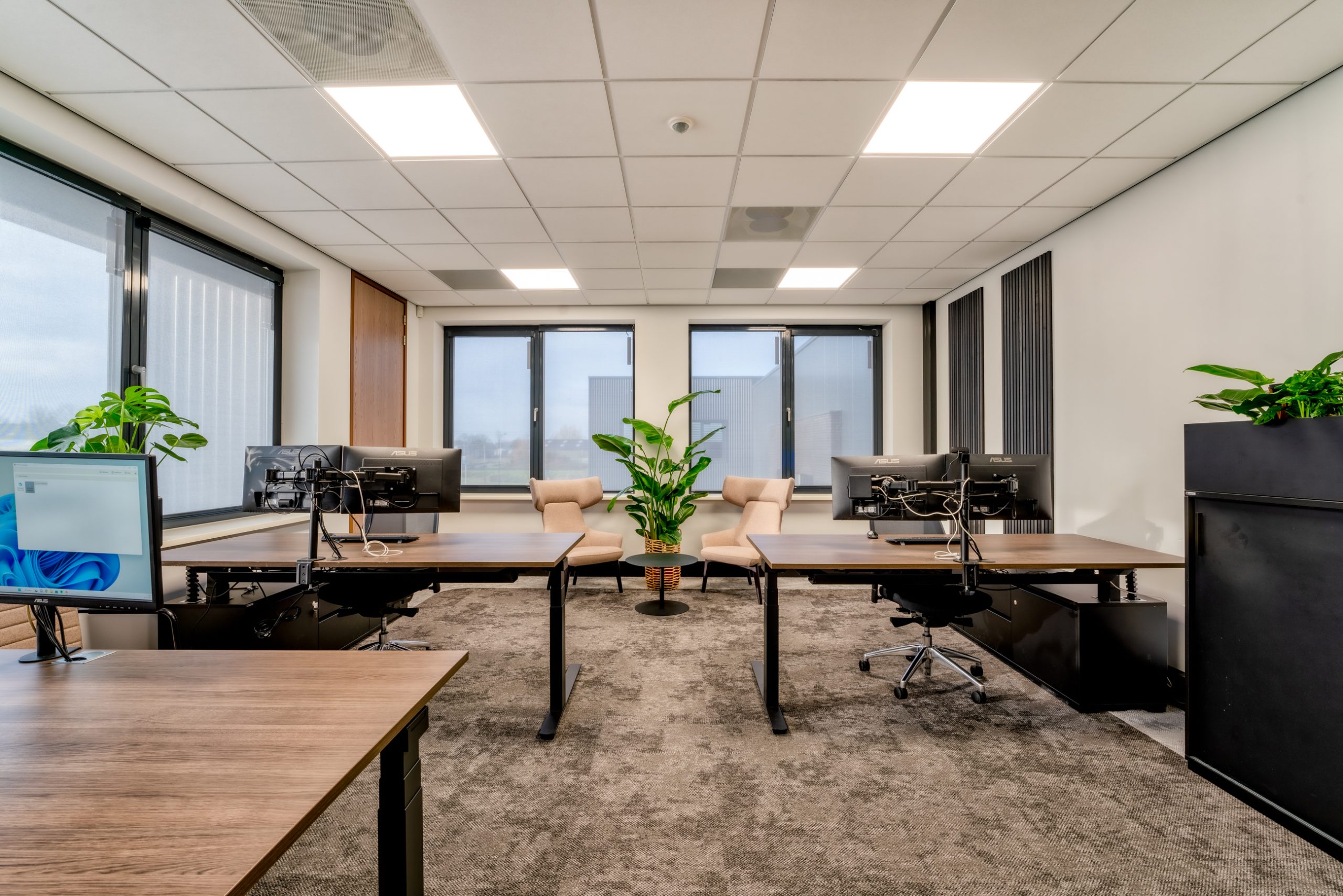 Functionele en industriële projectinrichting voor het kantoor van Anton Rail Infra, gerealiseerd door Otto’s